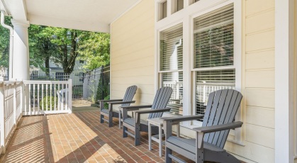 Leasing office with outdoor seating