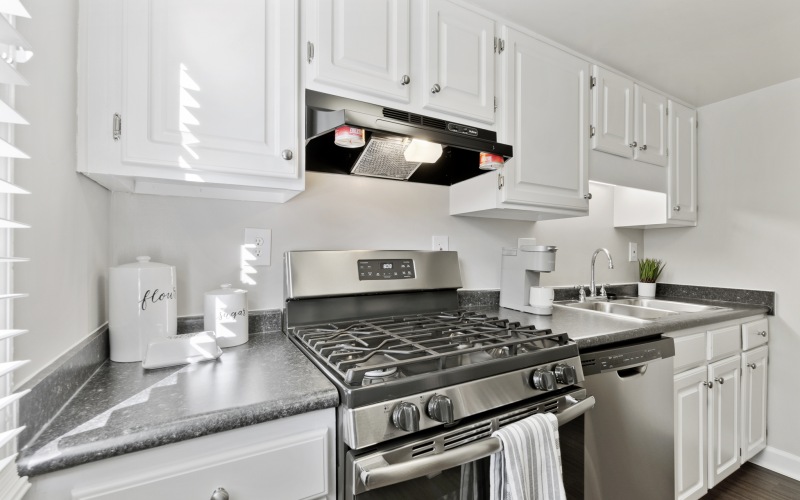 Kitchen with stainless steel appliances 