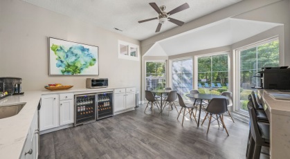 Resident lounge and business center 