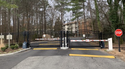 Driveway entrance in Rossmore Neighborhood