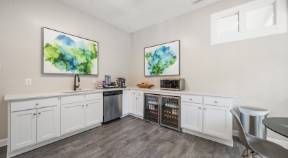 Resident lounge and business center 