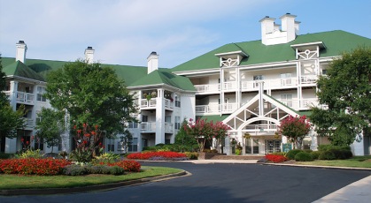 Old Buckingham Station circle drive entry