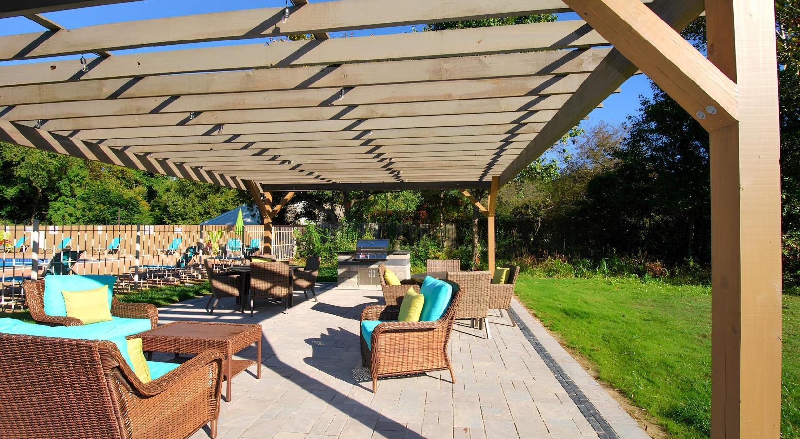 Pergola with social grilling terrace