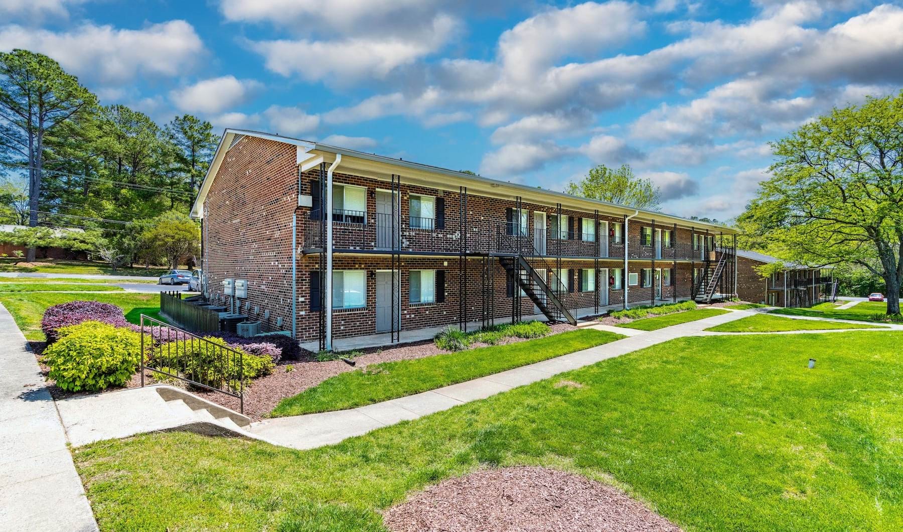 Settle into comfort at University Lake