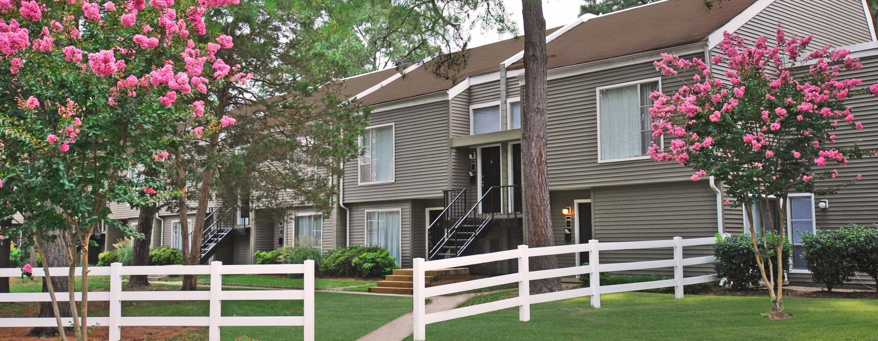 fence around apartment homes