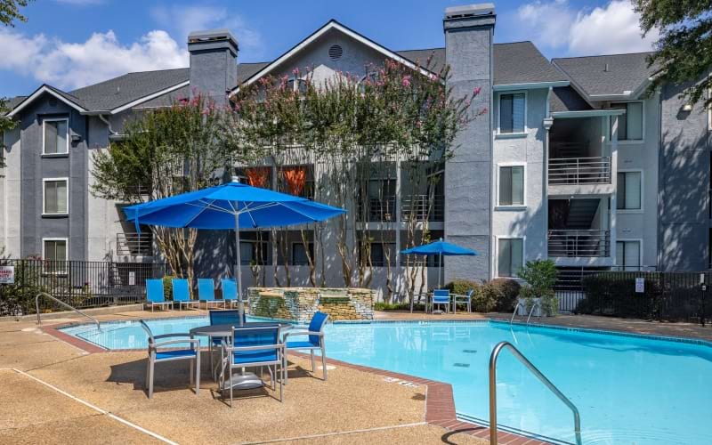 Pool with seating
