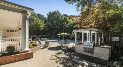 Grilling area near the pool