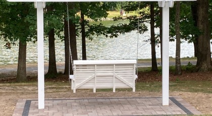 Swing by the lake at Wellesley Terrace 