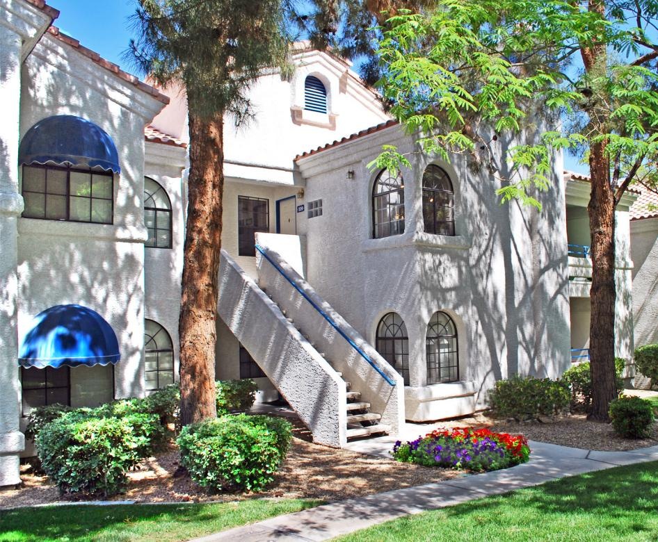 apartments at Pacific Island in Green Valley
