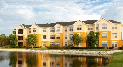 Aluna Largo sits next to private lake providing apartments with lake views