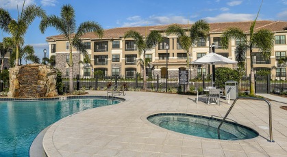 Outdoor swimming pool and jacuzzi