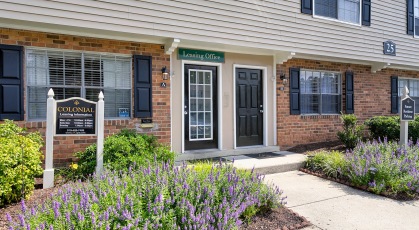 Colonial Townhouse Apartments leasing office