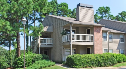 Wood Creek at Roswell exterior building