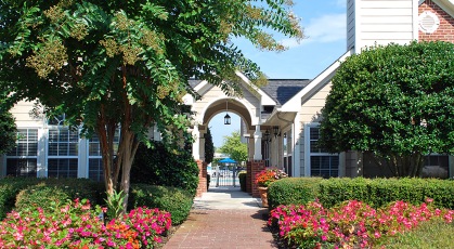 The Crossings at Short Pump exterior entryway to pool