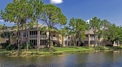 Sun Chase apartments with lake front views