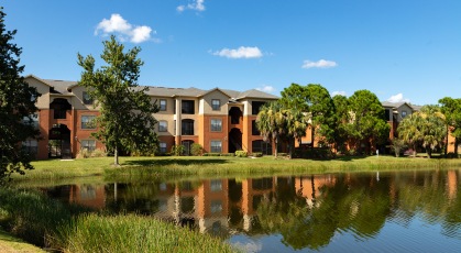 The Lakes at Brandon West exterior building