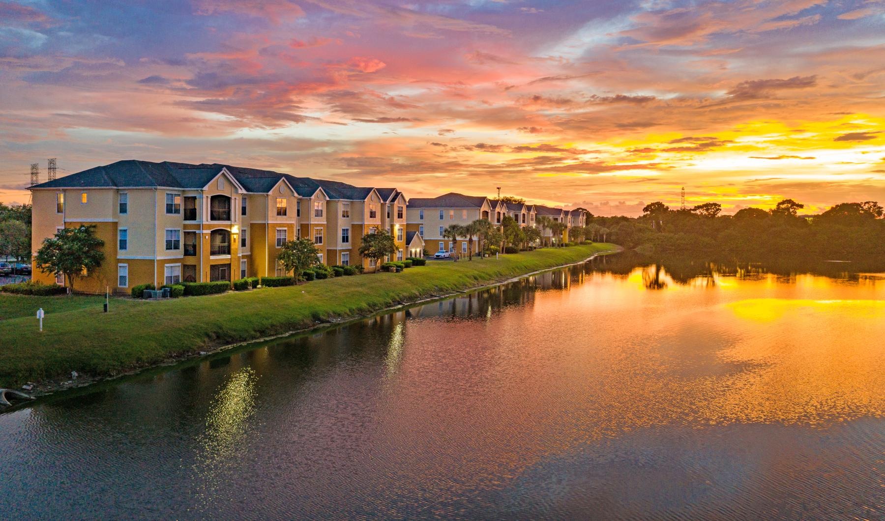 Aluna Largo, water front property